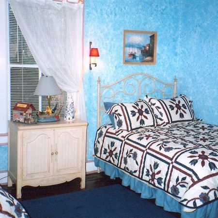 The Twin Magnolias Bed & Breakfast Роанок-Рапидс Экстерьер фото